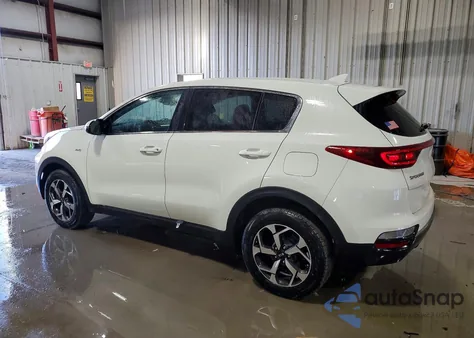 2020 Kia Sportage Lx z USA, uszkodzony, nr VIN KNDPMCAC5L7834385